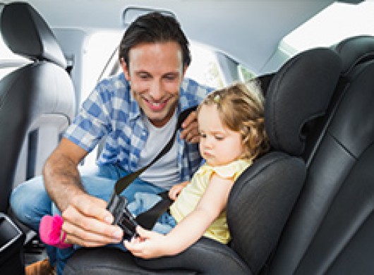 Pensez-vous que votre enfant est bien attaché en voiture ? A vérifier !