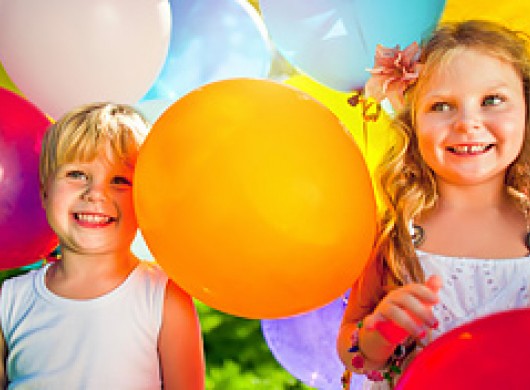 Communions, baptêmes, fêtes de printemps…  une idée cadeau : l’assurance-épargne.